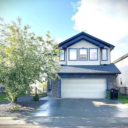 South Ed Stay Relax In Our Spacious 3 Bedroom Home Edmonton Exterior photo